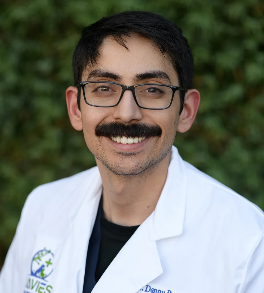 Danny Raya Pantoja, DVM